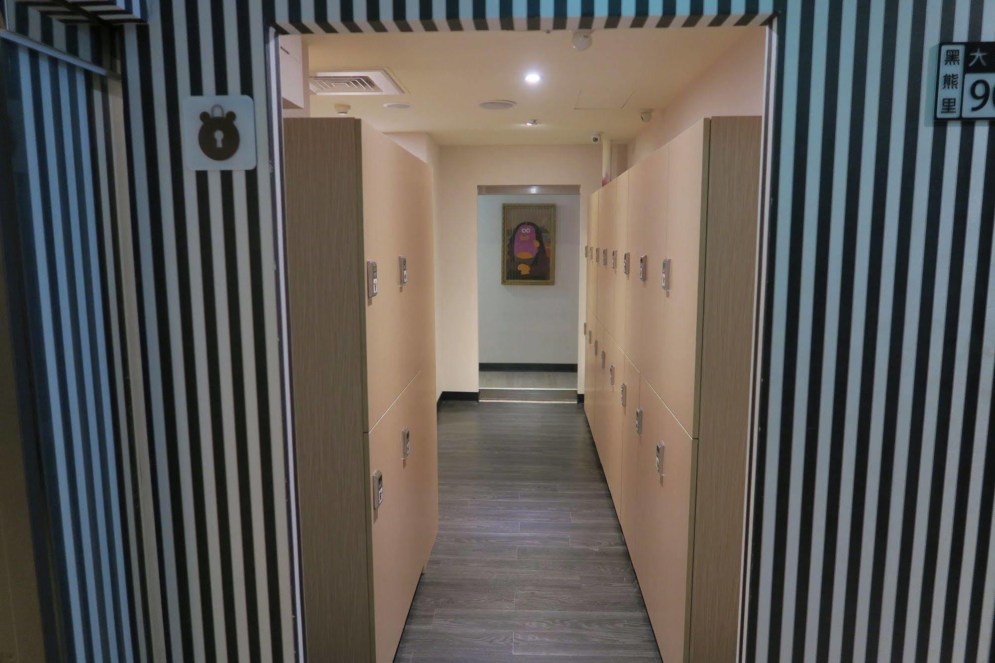 Hey Bear Capsule Hotel Taipei Exterior photo